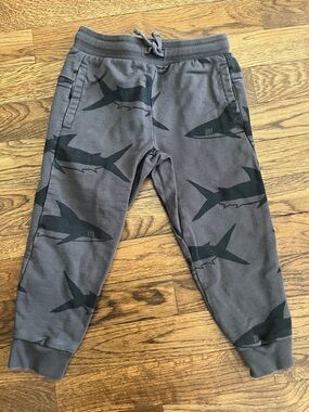 Tea Collection Gray Sweatpants with Black Shark Print
